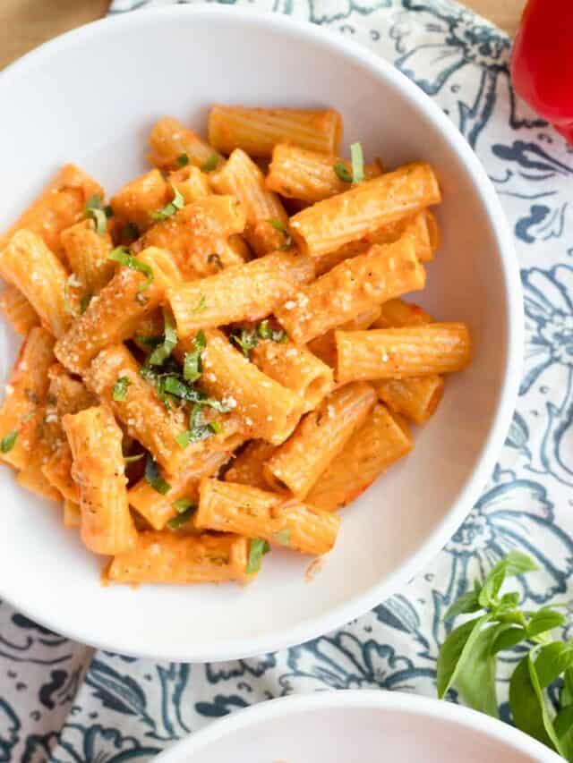 Simple Pepper and Tomato Pasta - The Hangry Economist