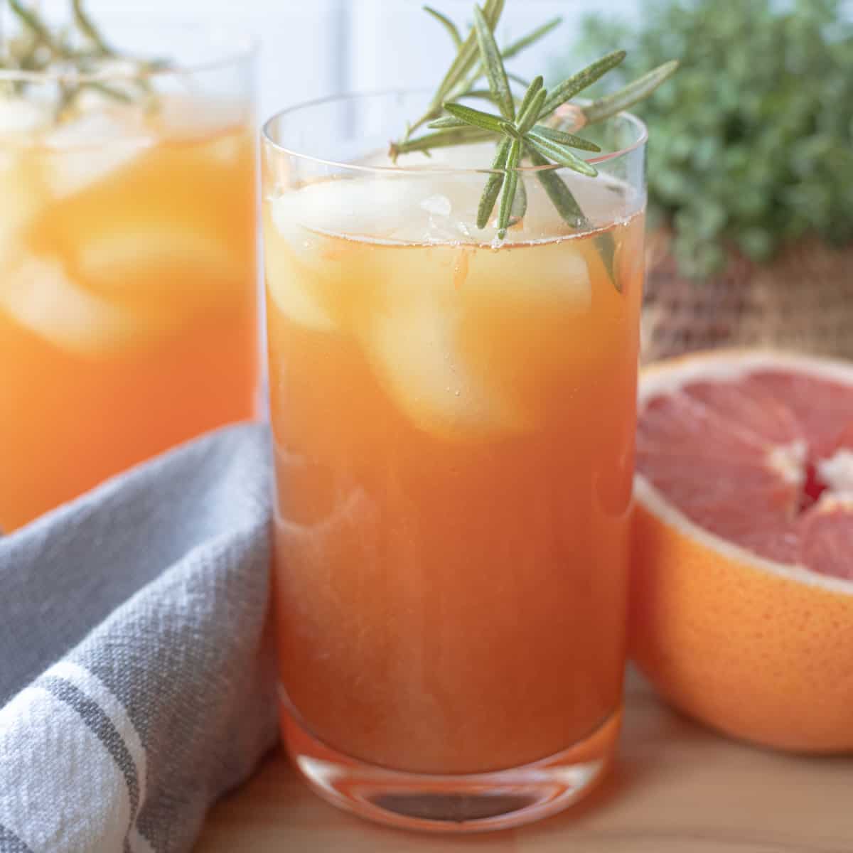 Grapefruit Iced Tea - The Hangry Economist