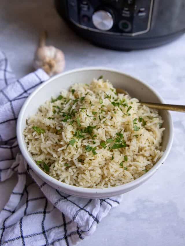Easy Instant Pot Garlic Rice